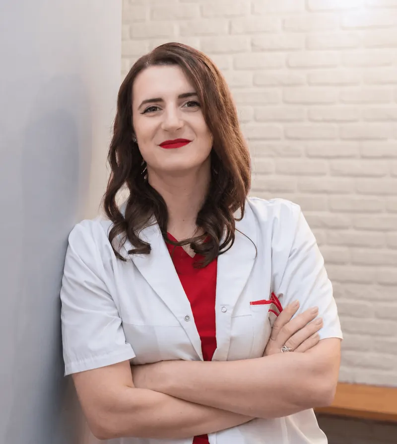 Dr. Krisztina Fehér
